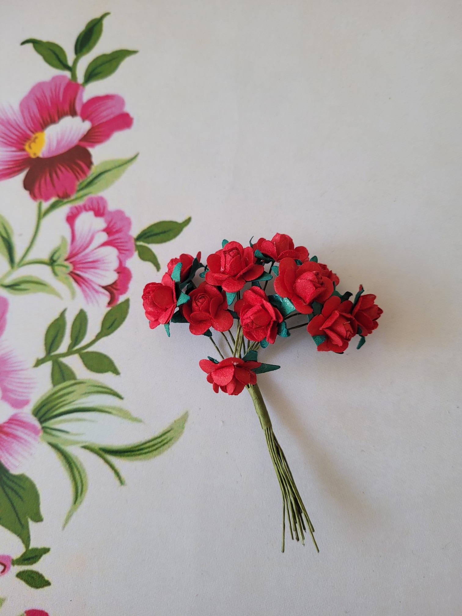 Red - Mulberry Paper Tea Roses, 15mm Flowers