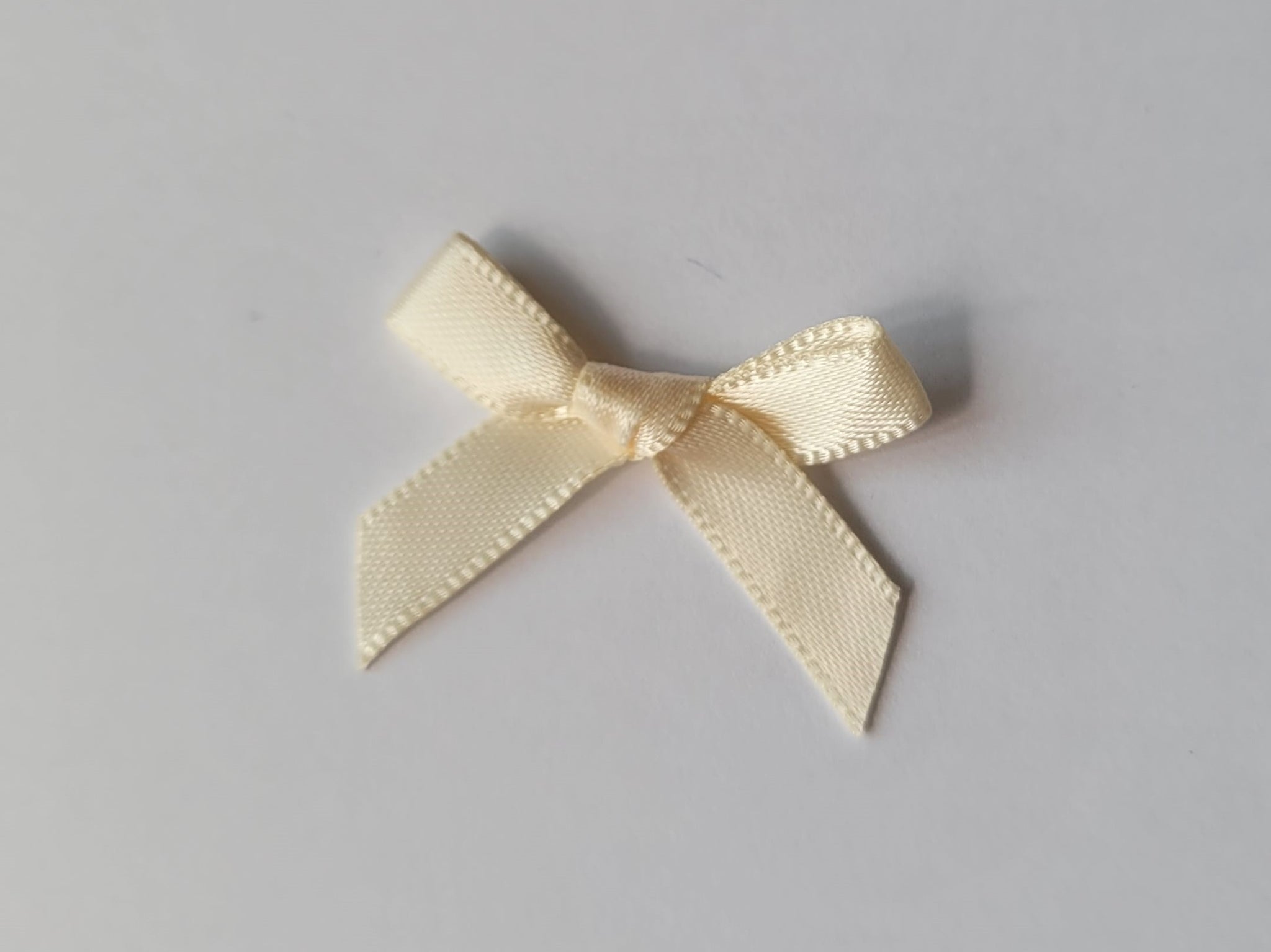 3cm Satin Bows, Cream/White